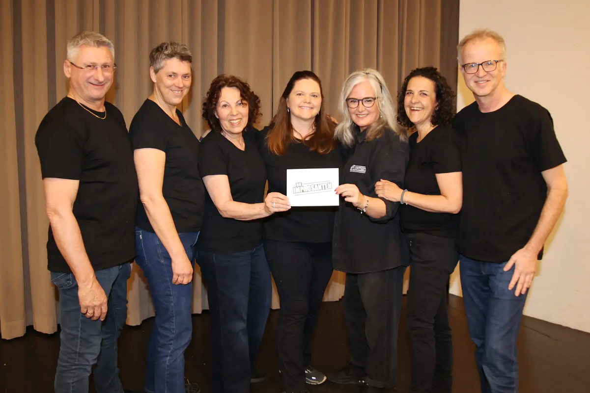 Auftritt in Bürmoos: Gruppenbild der Improsanten